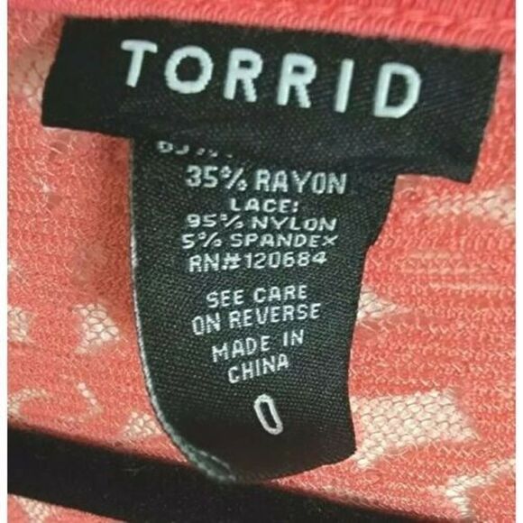 Torrid 0 Salmon Colored Hi-Lo‎ Lace Accent Top Stretch Part Button 3/4 Sleeve - Picture 5 of 5